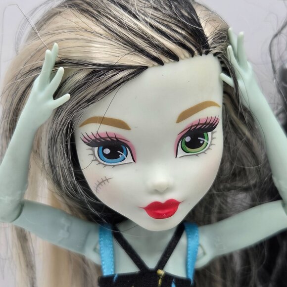 Monster High Frankie Stein Dolls 2015 2016 Mattel - Picture 2 of 8